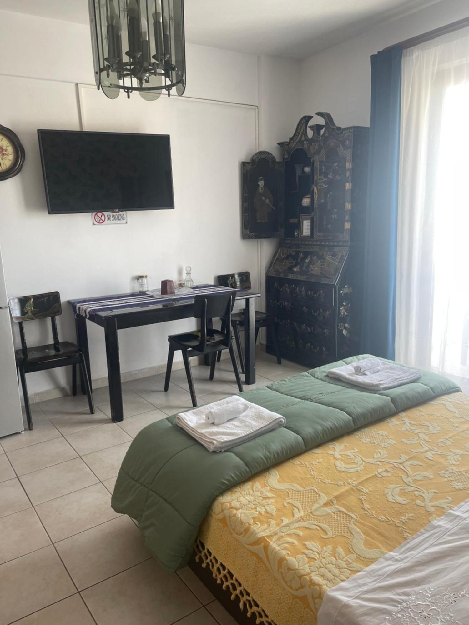 Retire Flat In The Heart Of City Ираклио Екстериор снимка